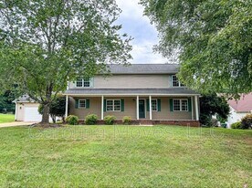 205 Winterthur Dr in Greer, SC - Building Photo