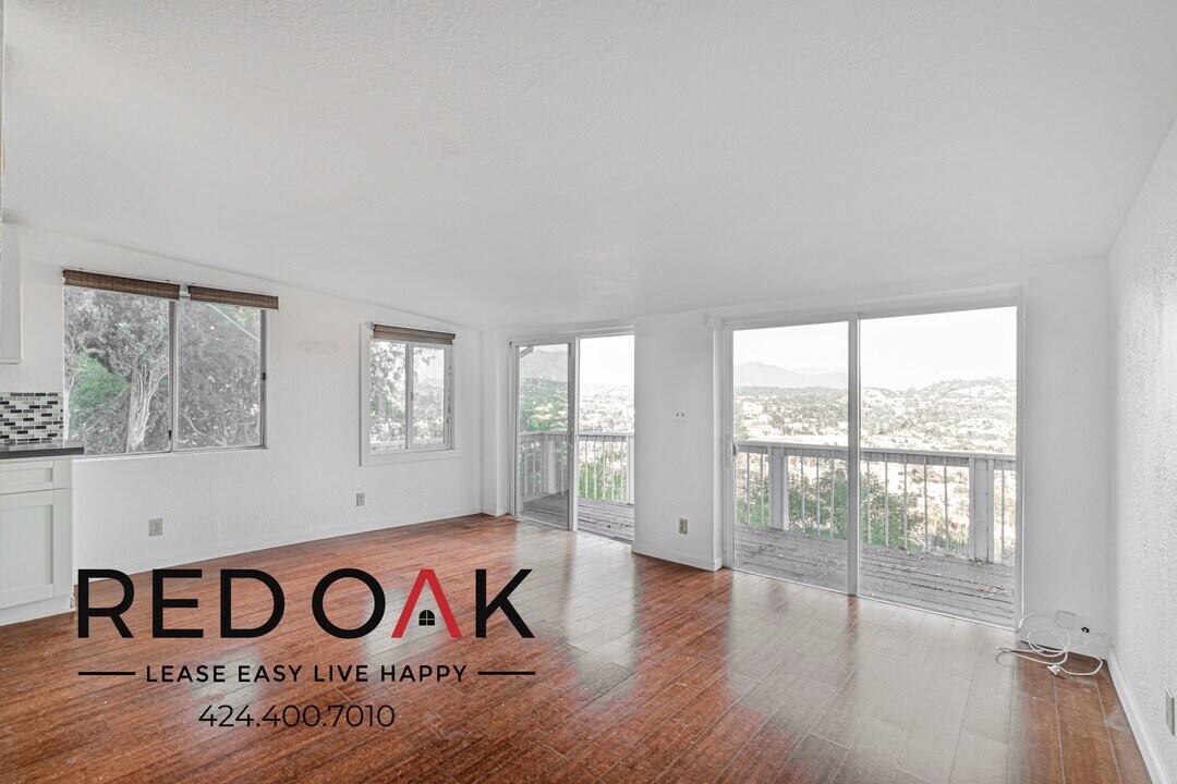 476 Crane Blvd in Los Angeles, CA - Building Photo