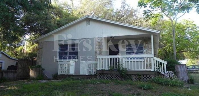 2918 E Waters Ave in Tampa, FL - Building Photo