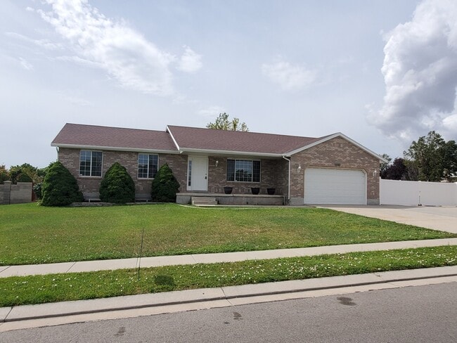 property at 4785 Dorilee Dr