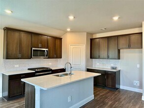 2336 Bellatrix Dr in Haslet, TX - Foto de edificio - Building Photo