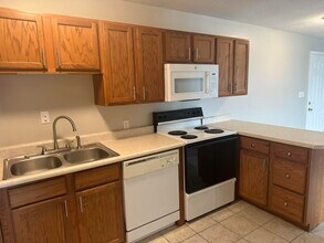 240 Geri Ln-Unit -975 in Richmond, KY - Foto de edificio - Building Photo