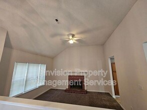 10996 Knotty Pine Pl in Hampton, GA - Building Photo - Building Photo