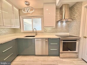 5413 Ives Pl in Springfield, VA - Building Photo - Building Photo