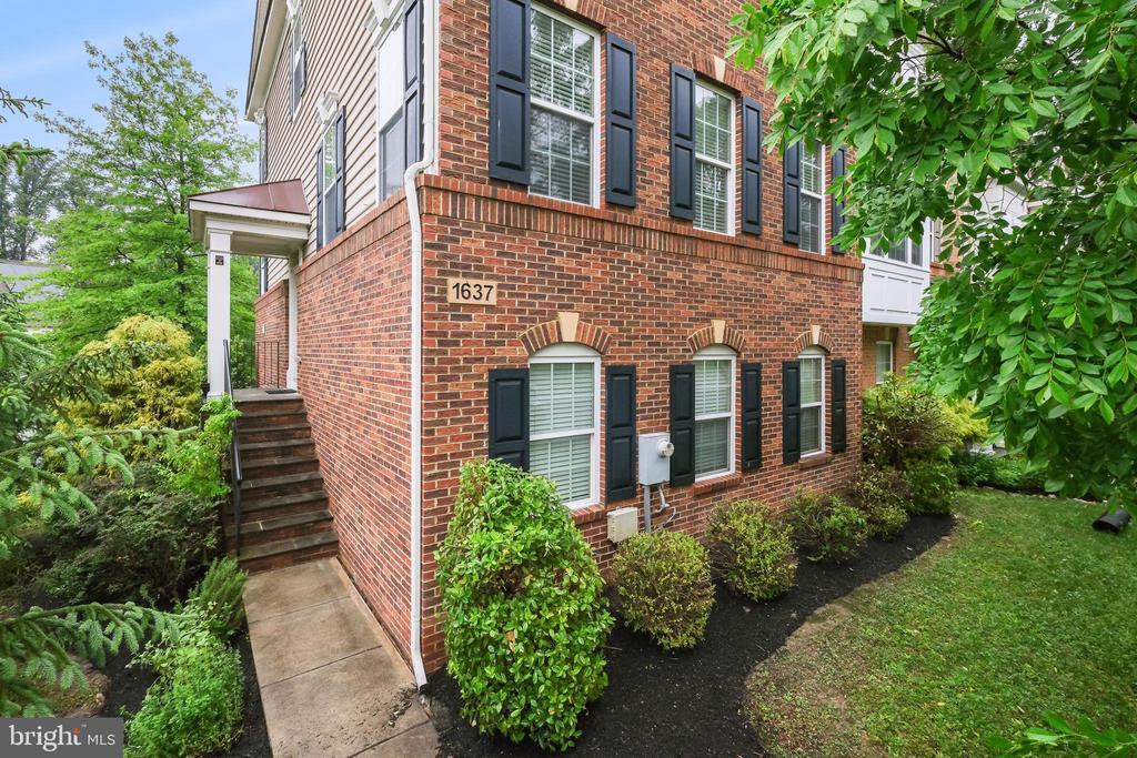 1637 Poplar Run Dr in Silver Spring, MD - Building Photo