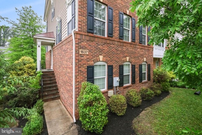 property at 1637 Poplar Run Dr