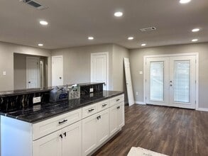 58342 W 11th St in Irving, TX - Building Photo - Building Photo