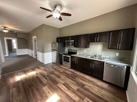 309 S 8th St in Quincy, IL - Building Photo