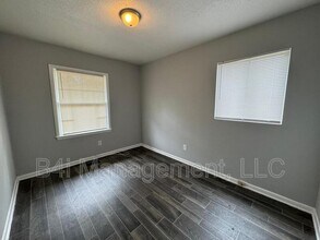 8035 Devonshire Dr in Jonesboro, GA - Building Photo - Building Photo