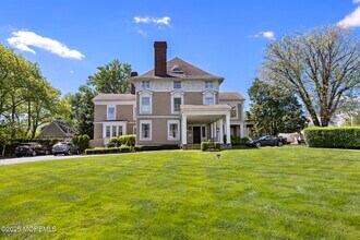 39 River Ave in Monmouth Beach, NJ - Building Photo - Building Photo