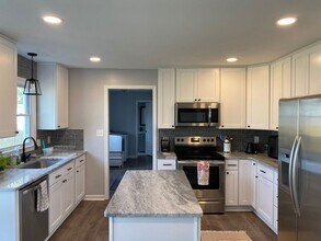 4728 Longmont Rd in Virginia Beach, VA - Building Photo - Building Photo