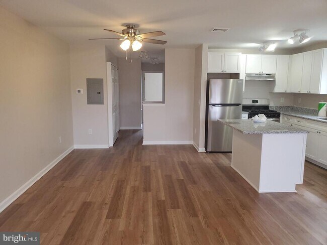 15121 Beverly Dr in Philadelphia, PA - Building Photo - Building Photo