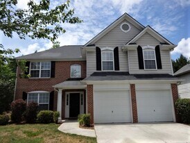 2440 Hampton Estates Dr SW in Marietta, GA - Building Photo