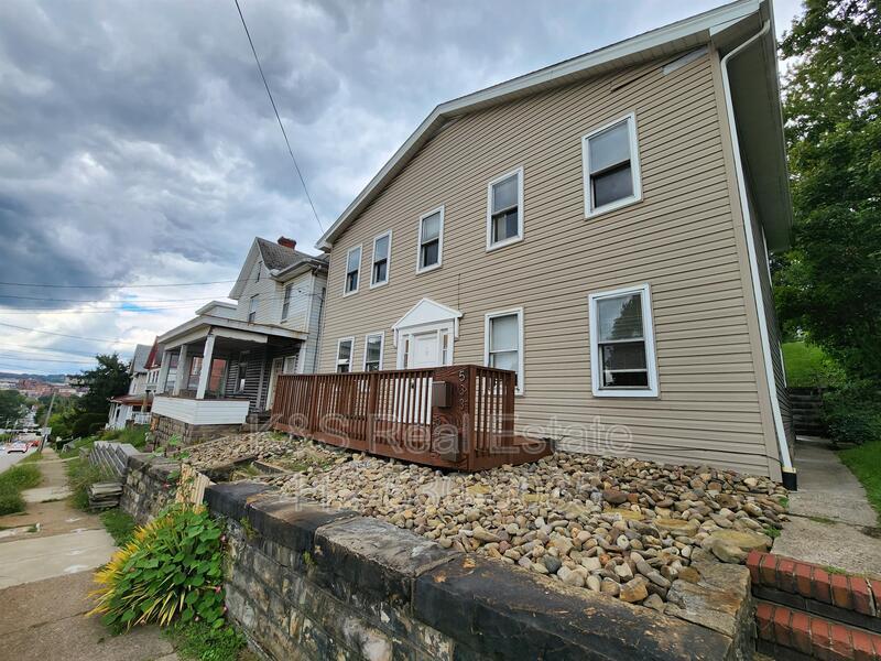 533 E Pittsburgh St in Greensburg, PA - Building Photo