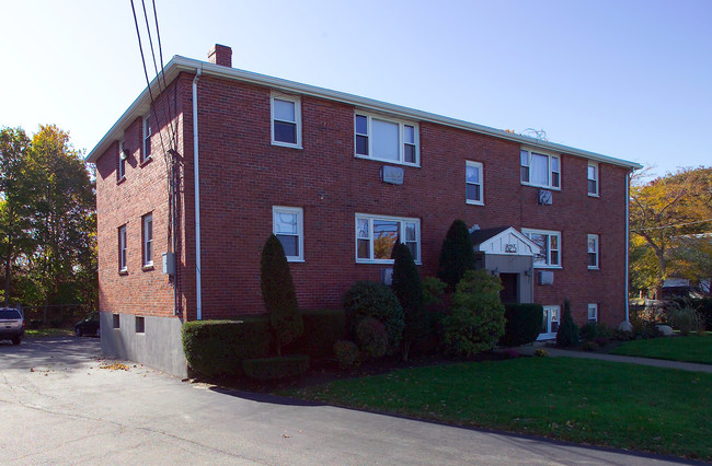 821-825 Sea St in Quincy, MA - Foto de edificio - Building Photo