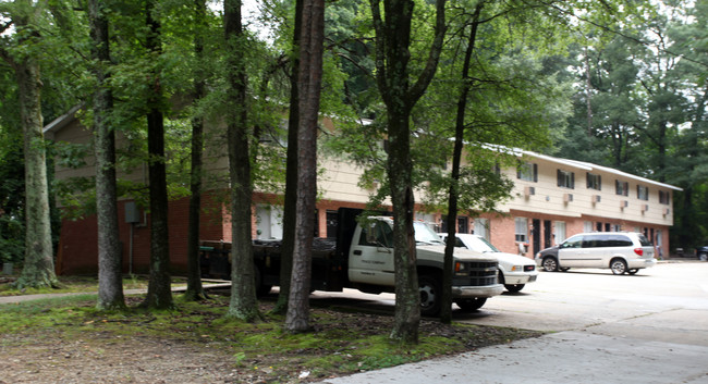 Woodnell Apartments in Greensboro, NC - Foto de edificio - Building Photo