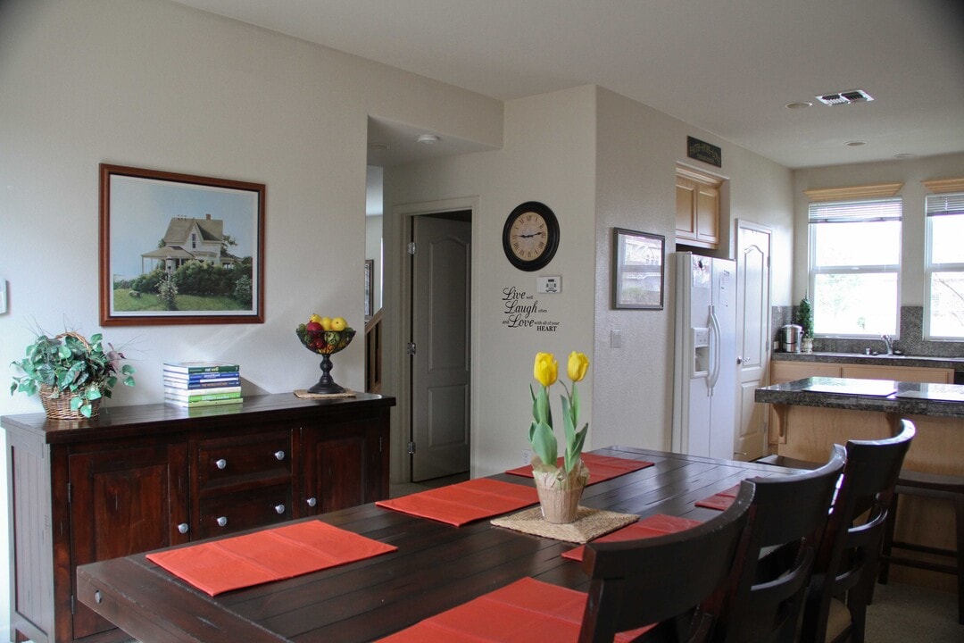 1049 Nolan Ct in Pleasanton, CA - Building Photo