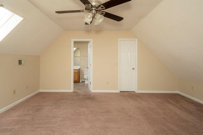 528 Genelda Ave in Auburn, AL - Foto de edificio - Building Photo