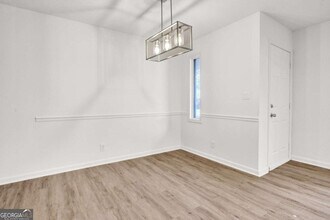 1010 Mathews Ct in Smyrna, GA - Building Photo - Building Photo