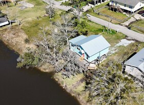 4099 Shark St in Bay St. Louis, MS - Building Photo