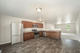 1043 Kennybrook Ln in Howell, MI - Building Photo - Building Photo