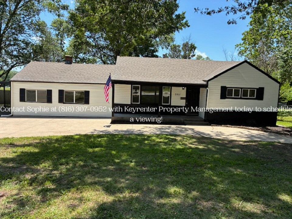 7511 Highgrove Rd in Grandview, MO - Building Photo