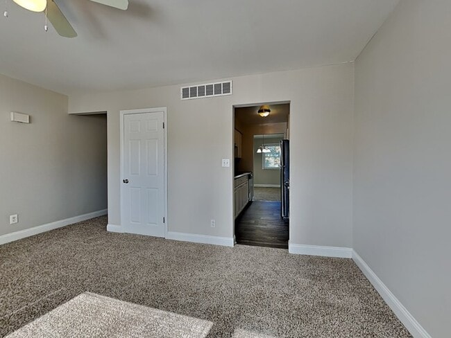 657 Shore Dr in Joppatowne, MD - Foto de edificio - Building Photo