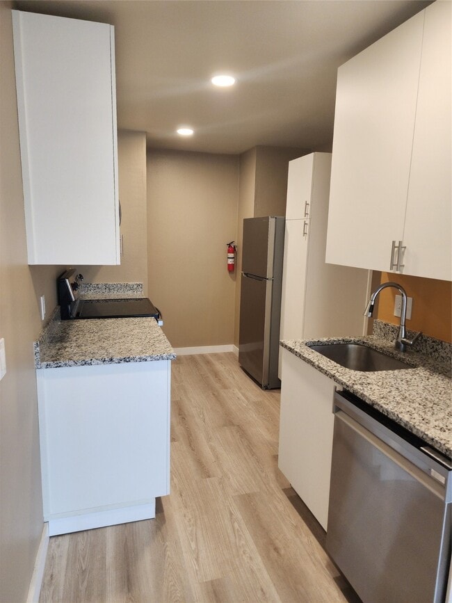 property at 513 S Post Oak Ln