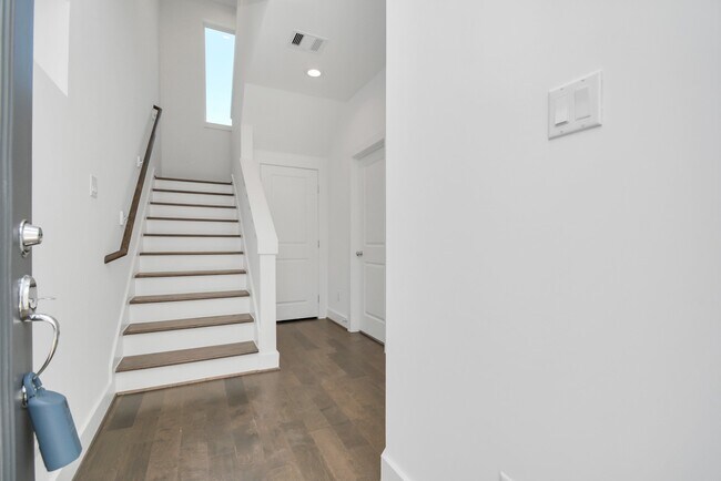 420 Janisch Rd in Houston, TX - Foto de edificio - Building Photo