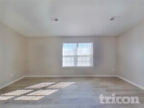 427 Lynnell Way in Moore, SC - Foto de edificio - Building Photo