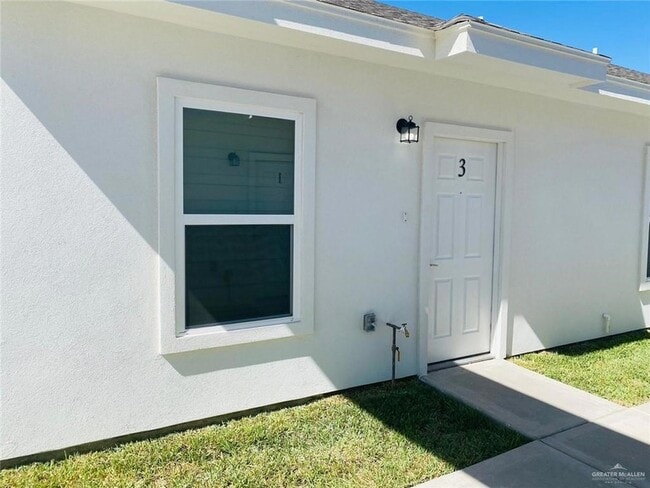 1625 W Marlin St, Unit 1 in Pharr, TX - Foto de edificio - Building Photo