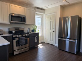 71 Willard Ave, Unit Unit 3 in Springfield, MA - Building Photo