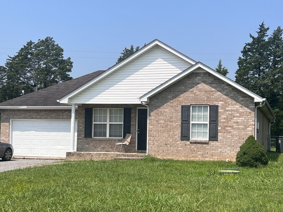 2037 Barretts Ridge Dr in Murfreesboro, TN - Building Photo