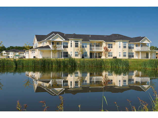 The Paddocks of Saratoga in Saratoga Springs, NY - Foto de edificio