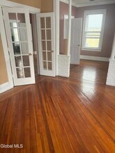 240-242 Vrooman Ave-Unit -2nd Floor in Amsterdam, NY - Building Photo - Building Photo