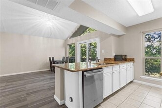 7107 Holly Hill Dr in Dallas, TX - Building Photo - Building Photo