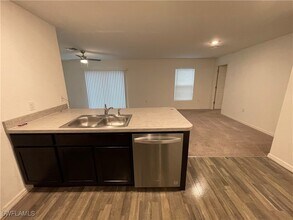 3207 NE 14th Ave in Cape Coral, FL - Building Photo - Building Photo