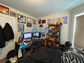 103 Marion St, Unit 2 in Somerville, MA - Foto de edificio - Building Photo