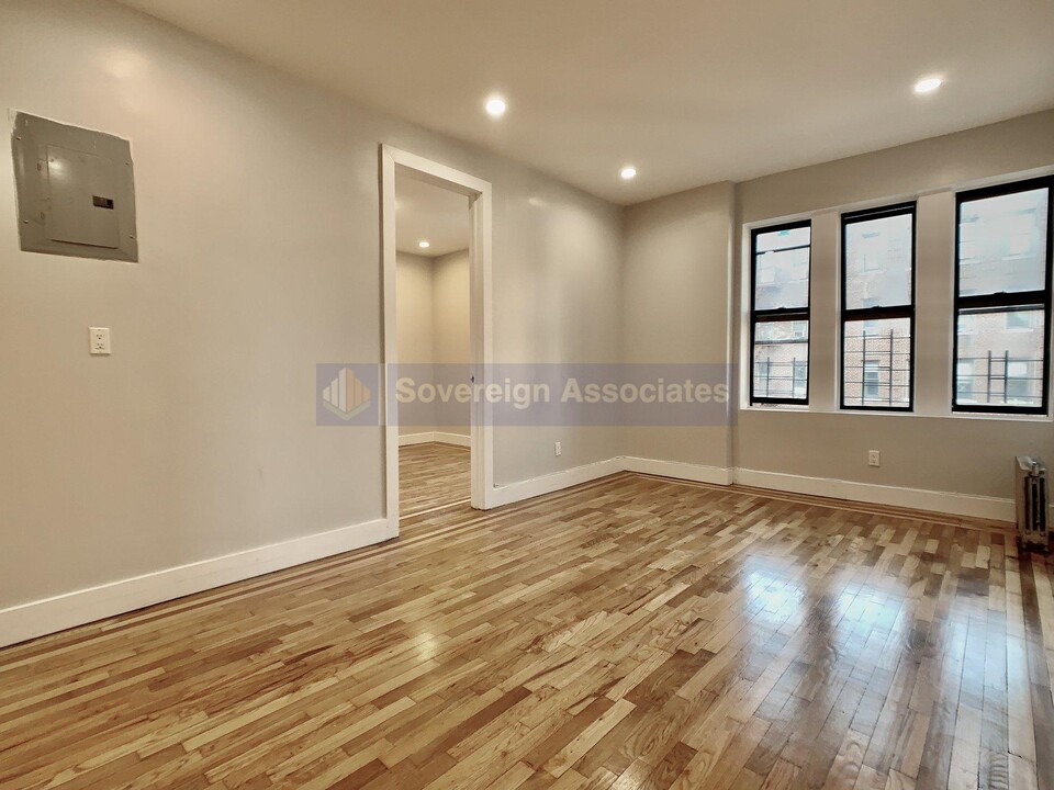 518 W 204th St in New York, NY - Building Photo