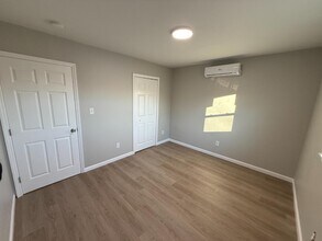 214 Church St in Thomasville, NC - Foto de edificio - Building Photo