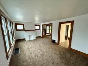 846 Lee Dr in Akron, OH - Building Photo - Building Photo