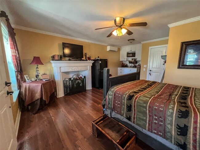 9500 Mayfield Ave in Shiro, TX - Foto de edificio - Building Photo