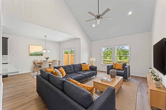 11824 Whirlaway Dr in Willis, TX - Building Photo - Building Photo