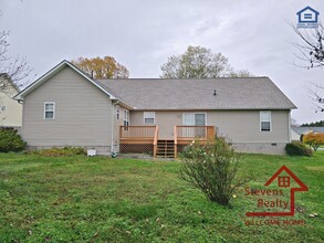 3429 WJ Robinson Rd in Cookeville, TN - Foto de edificio - Building Photo