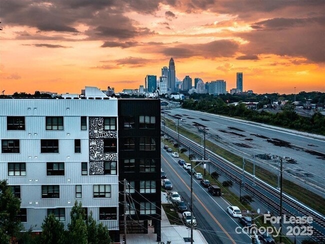 1824 N Brevard St, Unit 3A in Charlotte, NC - Building Photo - Building Photo