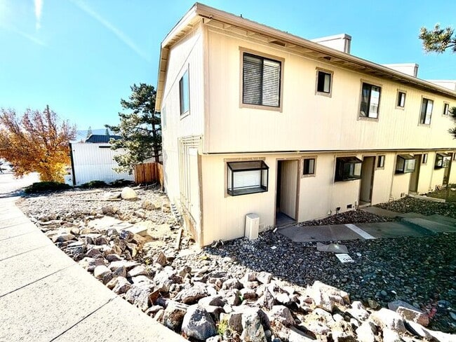 4985 W 7th St in Reno, NV - Building Photo - Building Photo