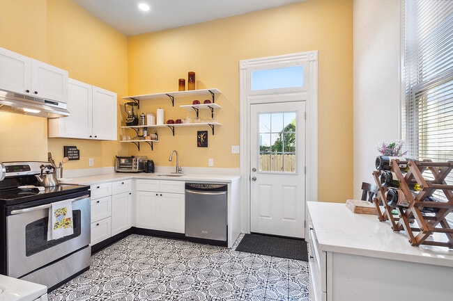 2721 General Taylor St, Unit 2721 in New Orleans, LA - Building Photo - Building Photo