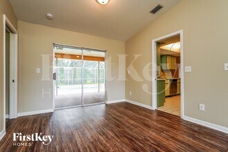 302 Edward Ave in Lehigh Acres, FL - Foto de edificio - Building Photo