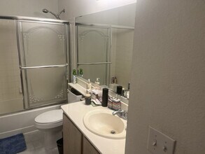 7811 Oak Point in Las Vegas, NV - Building Photo - Building Photo