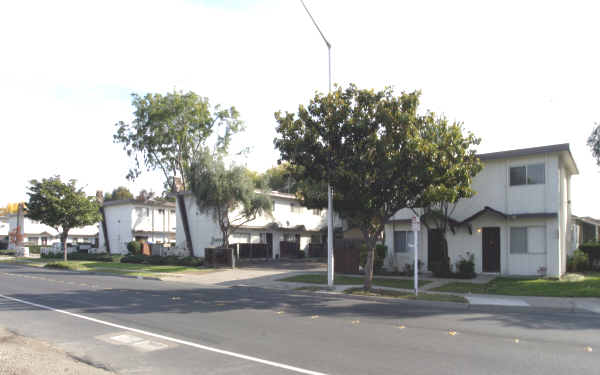 40414-40484 Grimmer Blvd in Fremont, CA - Foto de edificio - Building Photo